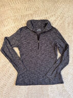 Columbia women's 1/4 zip long sleeve pullover size L in EUC